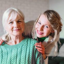 Accueil et écoute d'une personne âgée au clic cambrésis